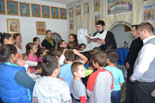 Educaţie, consiliere şi asistenţă religioasă pentru copii şi mame Poza 83499