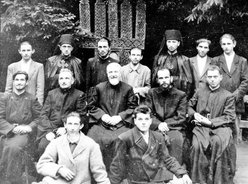 Părintele Dumitru Stăniloae în vizită la Mănăstirea Rohia Poza 83458