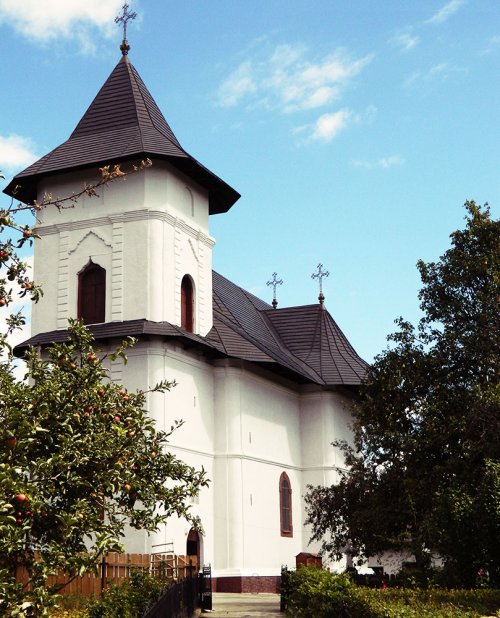 Veşmântul sfinţirii pentru două biserici moldave Poza 83451