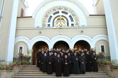 Conferinţe preoţeşti dedicate Sfinţilor Împăraţi Constantin şi Elena Poza 83313