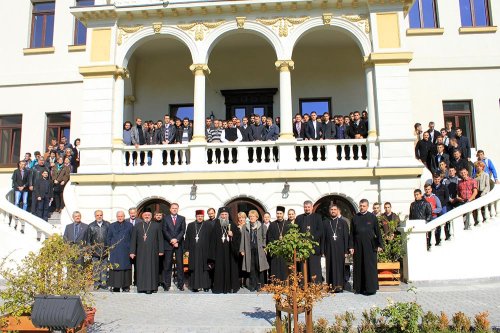 Perspective şi realizări în teologia oltenească Poza 83255