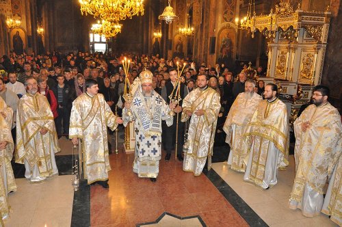 Liturghie arhierească la Catedrala mitropolitană din Iaşi Poza 83241