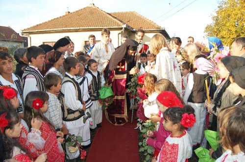 Sfinţirea bisericii din Parohia Răchita Poza 83214