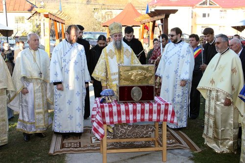 Cinci biserici au fost resfinţite în Mitropolia Olteniei Poza 83074