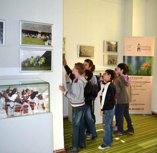 Proiect dedicat copiilor cu deficienţe de auz la Muzeul Etnografic al Transilvaniei Poza 82971