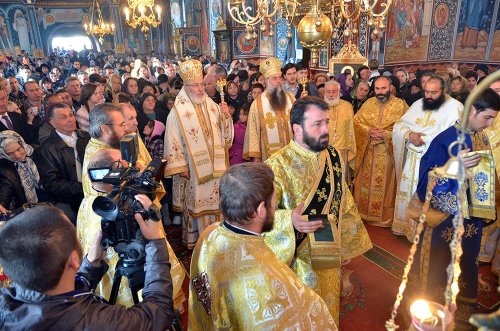 Sfânta Filofteia, cinstită de credincioşii din Mizil Poza 82794