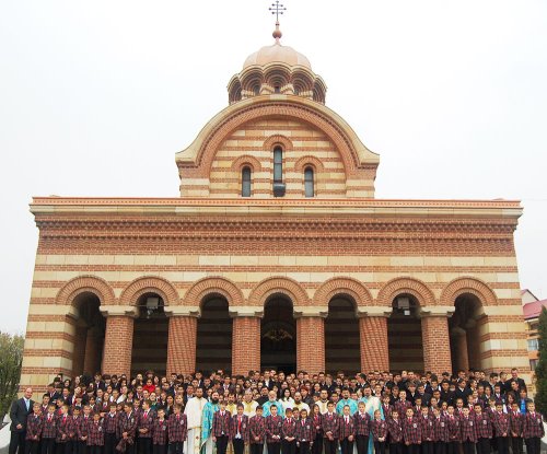Hramul Seminarului teologic din Târgovişte Poza 82550