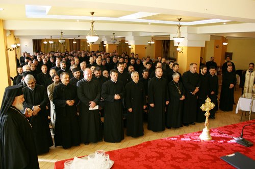 Conferinţe pastoral-misionare în Arhiepiscopia Târgoviştei Poza 82426