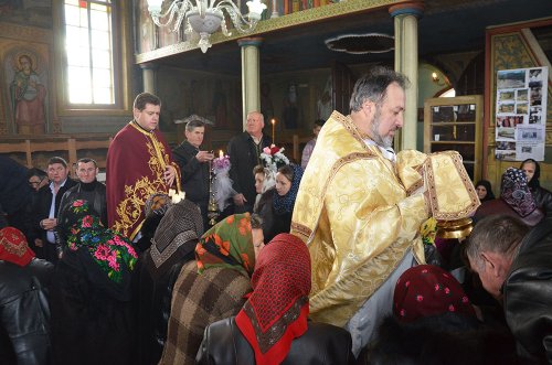 Biserica Vovidenia din Vicovu de Sus - Est, la ceas de sărbătoare Poza 82403