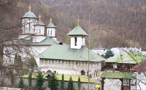 Hram la mănăstirea gorjeană Lainici Poza 82398