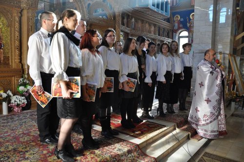 Concert de colinde şi cântece patriotice la Biserica „Sfântul Nectarie“ Poza 82193