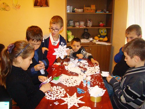 Pregătiri pentru sărbătorile de iarnă în centrele de zi ale Arhiepiscopiei Craiovei Poza 82177