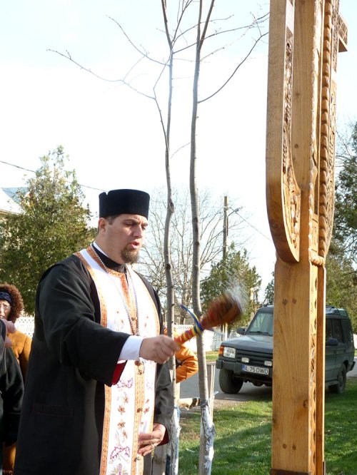 Sfinţire de troiţă în Parohia Grindu, Ialomiţa Poza 82045