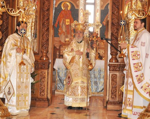 Slujire chiriarhală în Arhiepiscopia Aradului Poza 82040