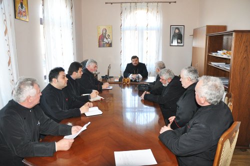 Şedinţă de lucru a Consiliului eparhial al Episcopiei Sălajului Poza 82011