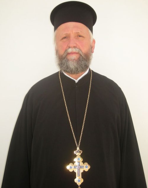 „Colindele rămân icoane de mare preţ în altarul spiritual al Bisericii Ortodoxe Române“ Poza 81688