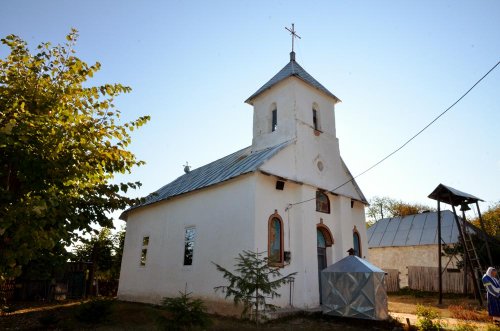 Preasfinţitul Nicodim a slujit la biserica din Şiroca Poza 81644