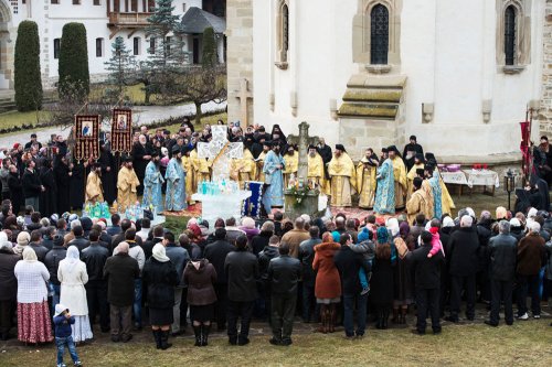 „Fericit este creştinul care a reuşit să se înnoiască“ Poza 81590