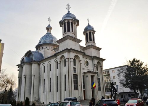 Duminica familiilor tinere, în Parohia „Naşterea Domnului“ Poza 81536