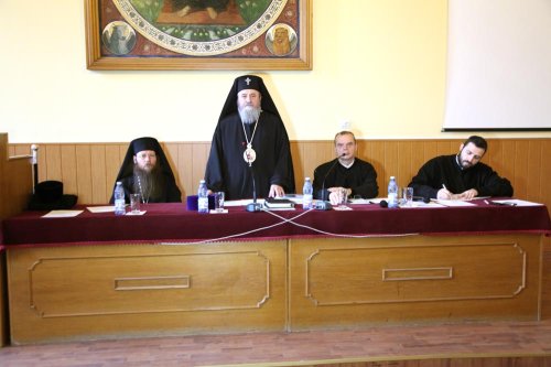 Adunări şi Consilii eparhiale, la Sibiu şi Oradea Poza 81411