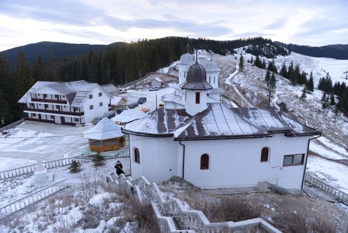 Sfântul Antonie cel Mare, serbat la Mănăstirea Piatra Tăieturii Poza 81392