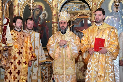Liturghie arhierească la catedrala veche din Buzău Poza 81270