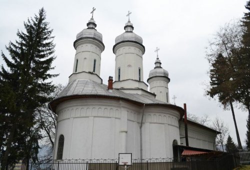 Bisericile din Moldova ale Sfinţilor Trei Ierarhi Poza 81207