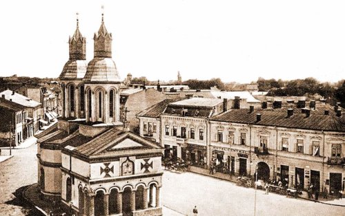 Biserica „Sfinţii Voievozi“ din Târgu-Jiu în secolul trecut Poza 81125