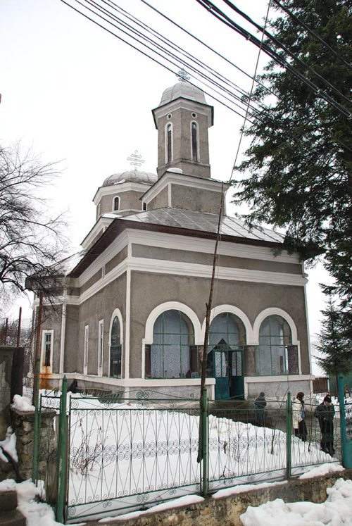Biserica din Obârşia Cloşani şi-a serbat hramul Poza 80876