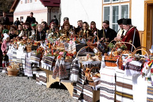 Festival naţional dedicat ouălor încondeiate la Ciocăneşti Poza 80560