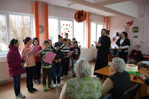 Activităţi sociale dedicate zilei de 8 martie la Lugoj Poza 80519