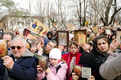 Pelerinajul „Icoana - fereastră spre Dumnezeu“ în Capitală Poza 80503