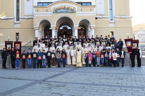Slujiri arhiereşti în Duminica Ortodoxiei Poza 80493