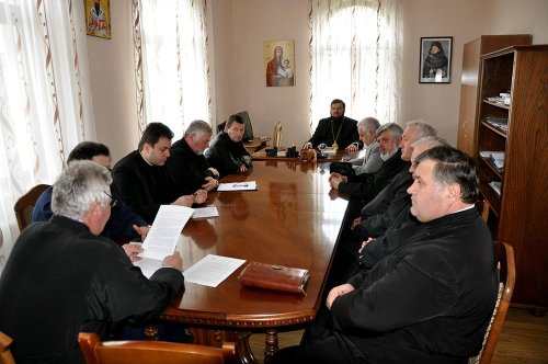 Şedinţă a Consiliului Eparhial al Episcopiei Sălajului Poza 80357