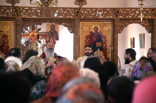 Sfântă Liturghie arhierească şi sfinţire de capelă în Protopopiatul Târgu Neamţ Poza 80349