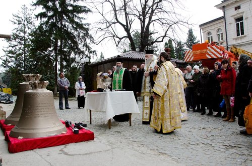 La Catedrala mitropolitană vor răsuna clopote noi Poza 80267