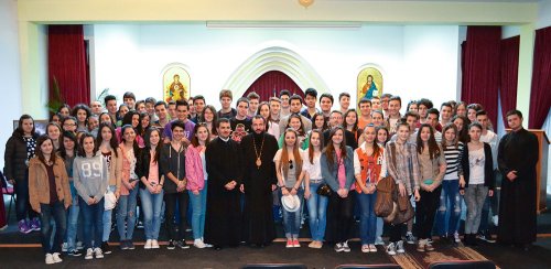 100 de tineri la Centrul eparhial din Caransebeş Poza 80226