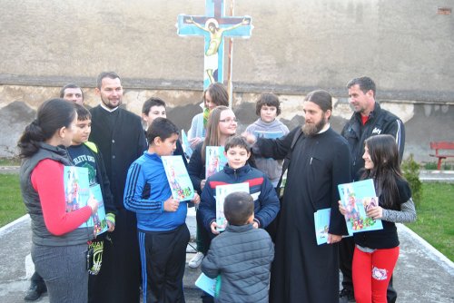 Donaţii de carte pentru copiii şi tinerii din Caransebeş Poza 80184