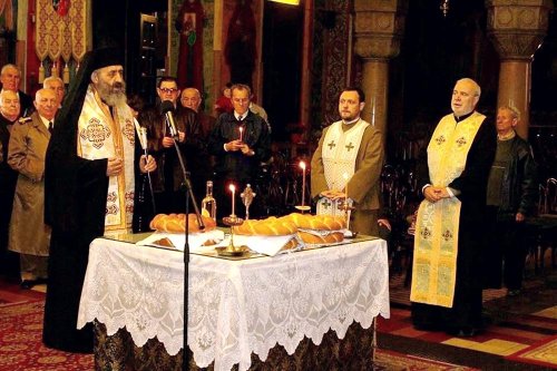 IPS Arhiepiscop Irineu a oficiat slujba de pomenire a generalului Ştefan Guşă