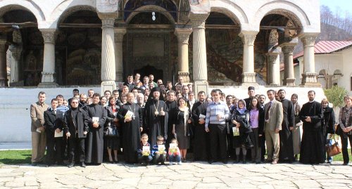 Întâlnire a profesorilor de religie la Hurezi Poza 80038