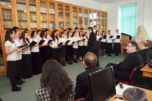 „Serbare Pascală“ la Facultatea de Teologie Ortodoxă din Iaşi Poza 79818