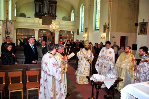 Sfintele Paști la românii ortodocși din Ungaria Poza 79636