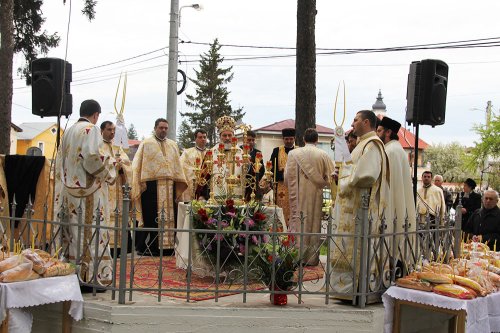 Atmosferă sărbătorească la hramul Bisericii „Sfântul Gheorghe“ din Roman Poza 79595