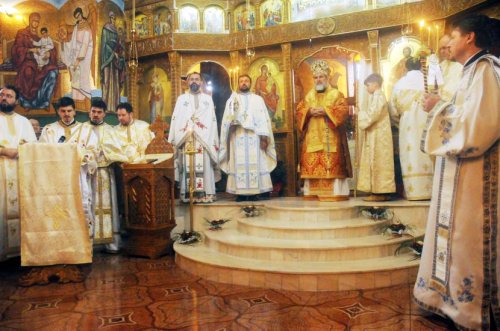 Binecuvântare arhierească la biserica Garnizoanei Bacău, în ziua pomenirii Sfântului Gheorghe Poza 79574