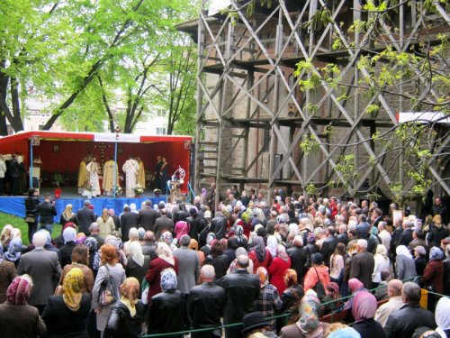 Mii de credincioşi la sărbătoarea oraşului Botoşani Poza 79593