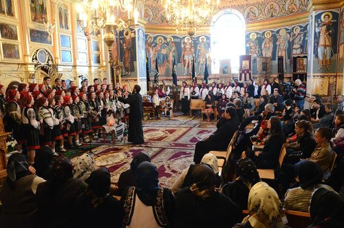 12 coruri la cea de-a XX-a ediţie a concertului de cântece religioase „Lumina Învierii“ Poza 79516