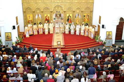 Catedrala episcopală din Caransebeş şi-a sărbătorit hramul Poza 79524