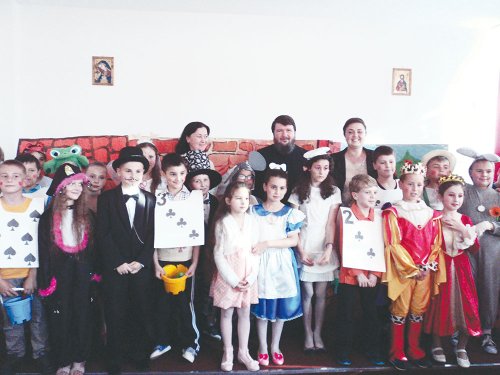 Piesă de teatru susţinută de elevii Liceului Ortodox Oradea Poza 78760