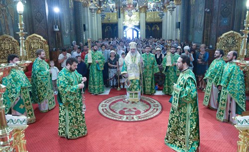 Duminica Cincizecimii la Catedrala patriarhală Poza 78690