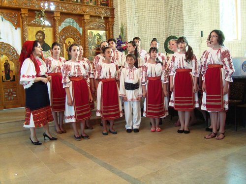 Program cultural-religios în parohia clujeană din Mănăştur Poza 78607